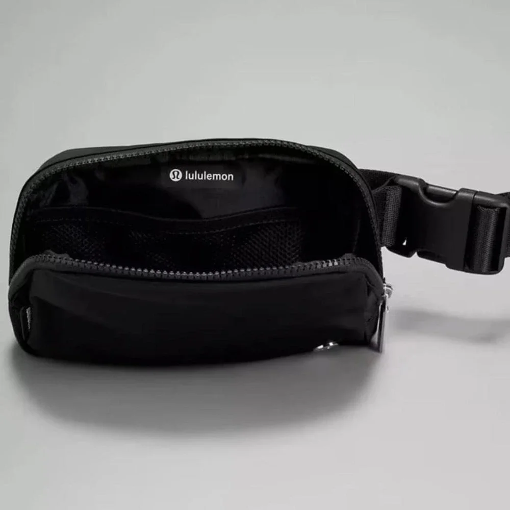 Lululemon Everywhere Belt Bag‎ black 🖤